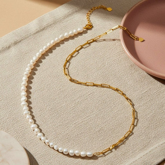 Naszyjnik z pereł i łańcuszkiem - Damski naszyjnik - Bejesa