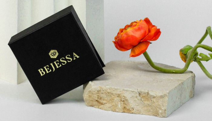 Osobisty prezent - biżuteria z dedykacją